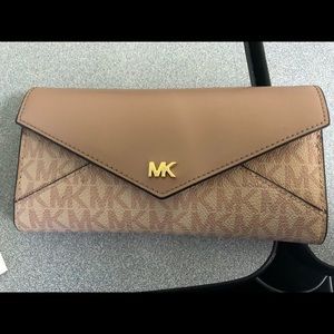Mk pink signature wallet